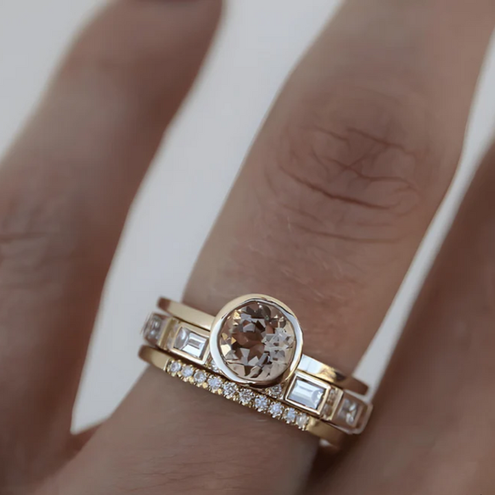 Elegant Inlaid Crystal Gold Ring