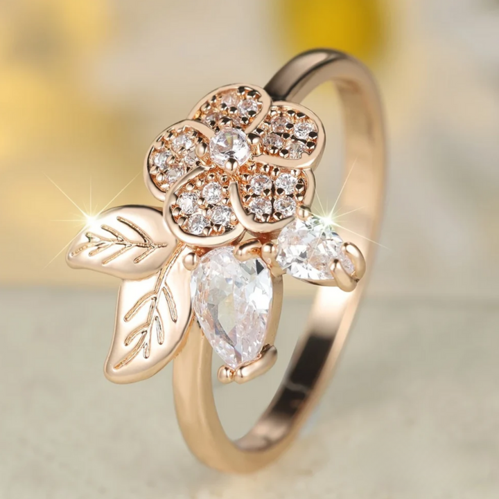 BRIGHT GOLD FLOWER RING