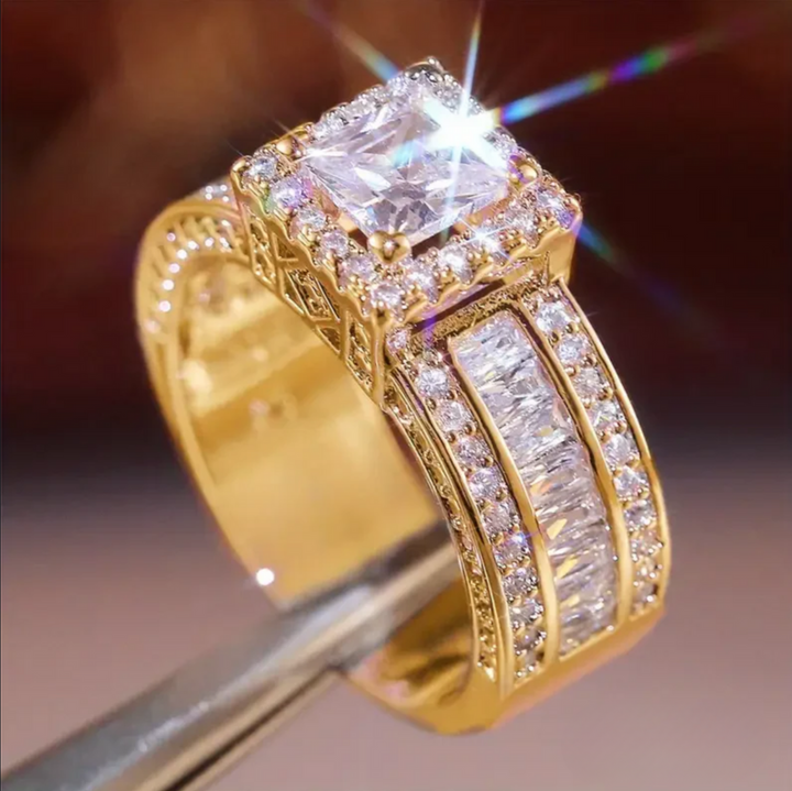 BRIGHT EXQUISITE GOLD RING