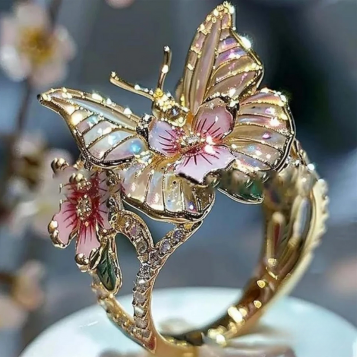 BRIGHT BUTTERFLY GOLD RING